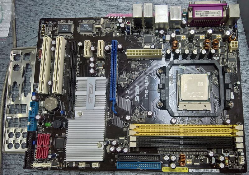 M2N-SLI_01.jpg