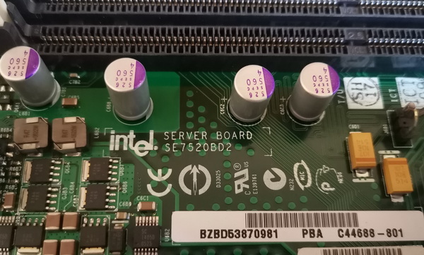 SE7520BD2_02.jpg