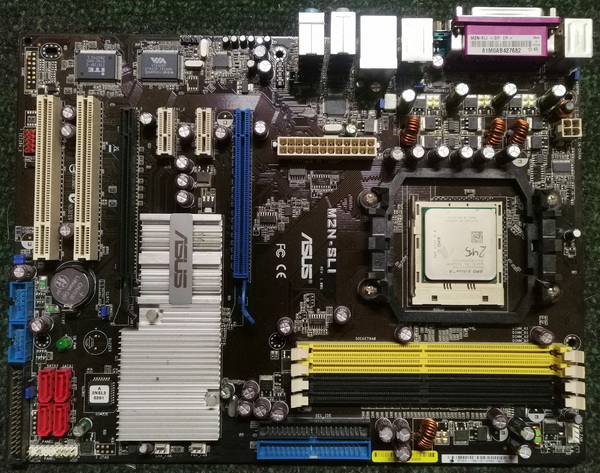 ASUS_M2N_SLI_01.jpg